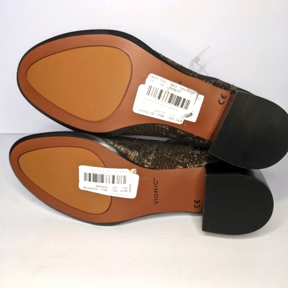 NWT Vionic Kamryn Leather Ankle Heeled Chelsea Boot Snakeskin Pewter Boa… - Picture 8 of 12